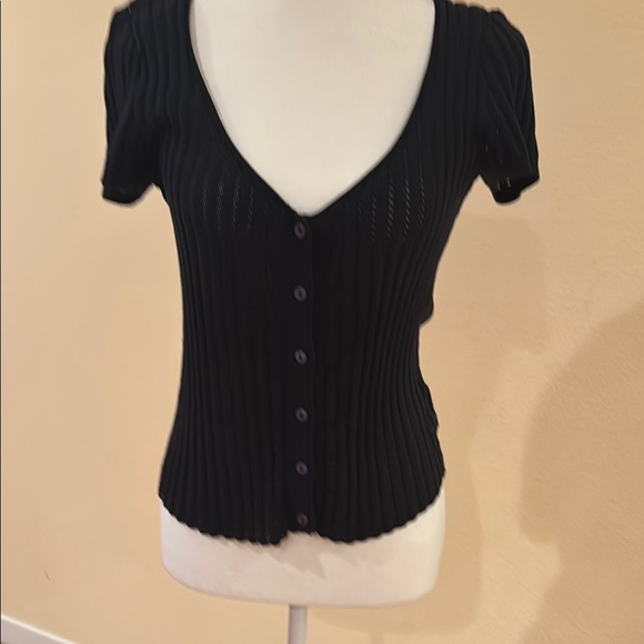 Black Ribbed Button-Up Top - Picture 6 of 6